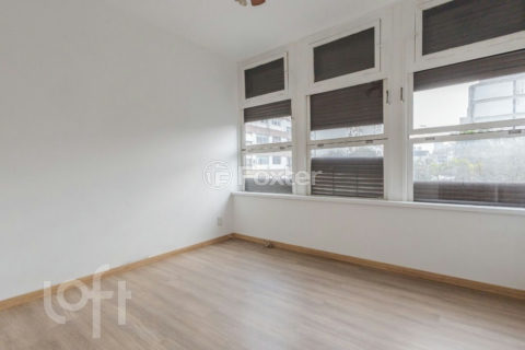 Image 4 - 928125