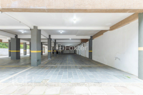 Image 21 - 928705