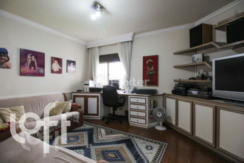 Image 39 - 929340