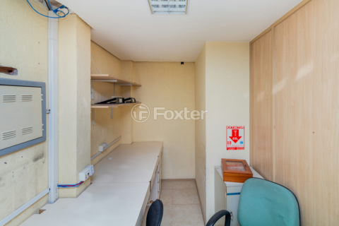 Image 37 - 929642