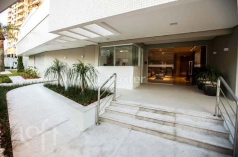 Image 32 - 929677