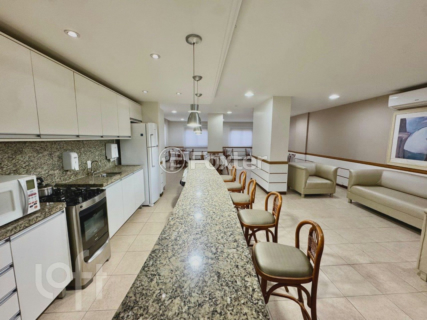 Image 31 - 929908