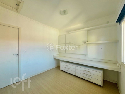 Image 34 - 930007