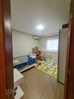 Image 21 - 930193