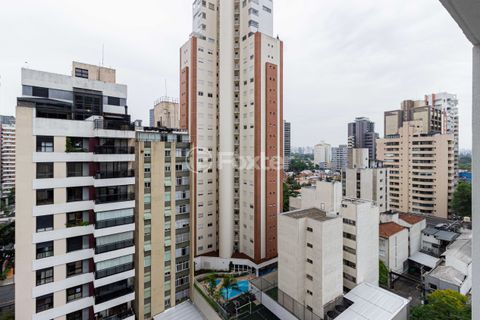 Image 22 - 930345
