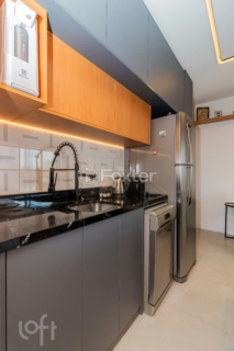 Image 22 - 930571