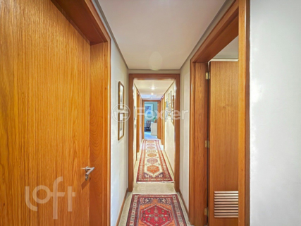 Image 38 - 930657