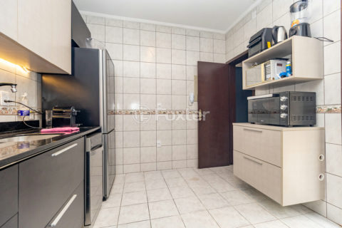 Image 32 - 930825