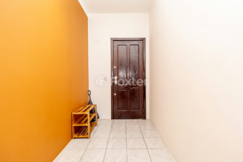Image 11 - 930825