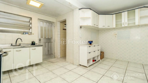Image 7 - 930931