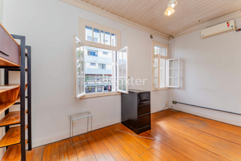 Image 37 - 931429
