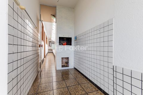 Image 37 - 931640