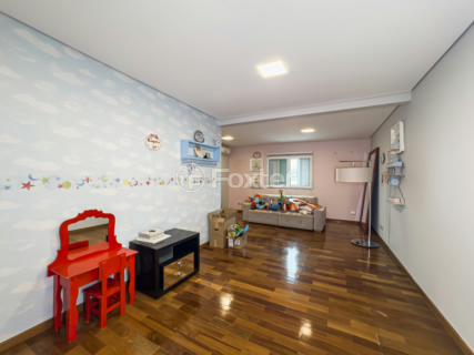 Image 70 - 931912