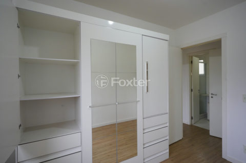 Image 8 - 931977