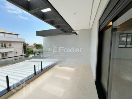 Image 39 - 932001