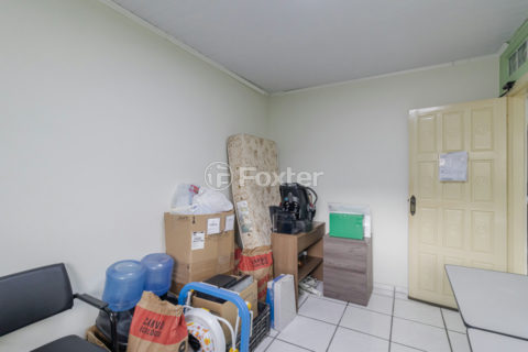 Image 35 - 932371