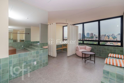 Image 32 - 932563