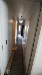 Image 21 - 932633