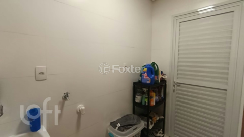 Image 37 - 932680