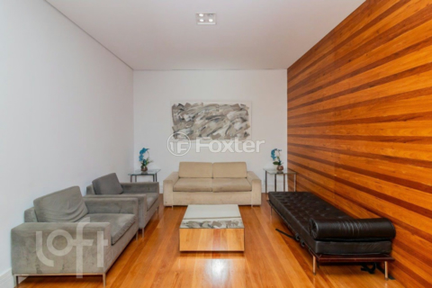 Image 37 - 932741
