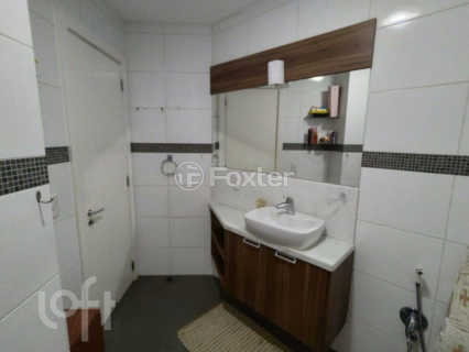 Image 34 - 932755