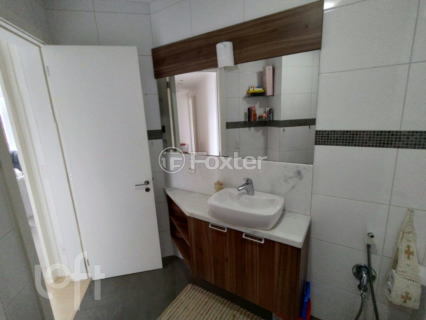 Image 32 - 932755
