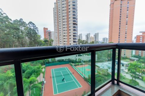 Image 28 - 933185