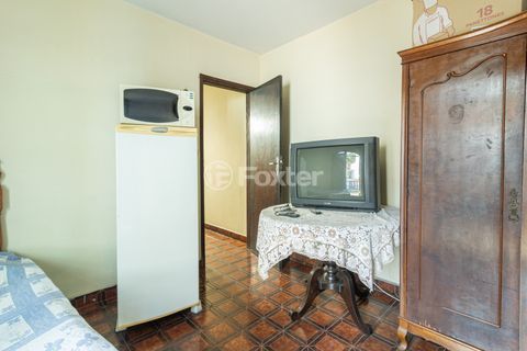 Image 32 - 933281