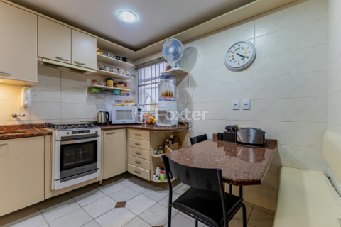 Image 42 - 933488
