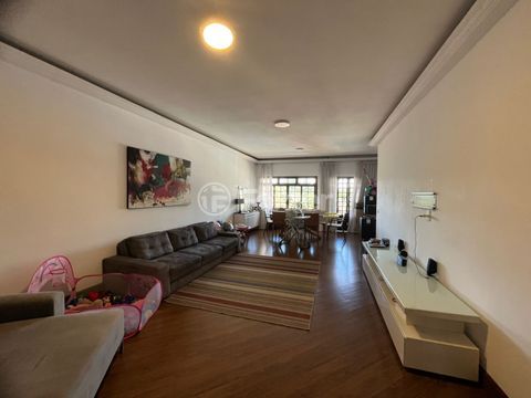 Image 8 - 933887