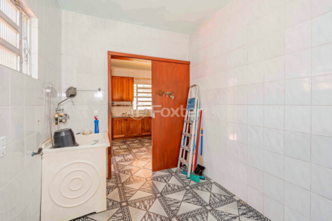 Image 30 - 935461