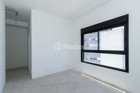 Image 33 - 935492