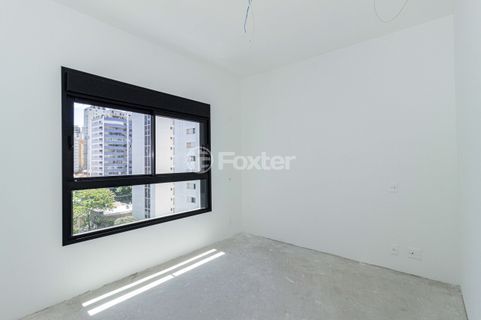 Image 31 - 935522