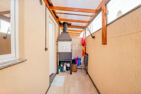 Image 37 - 936007