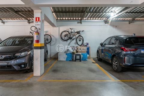 Image 22 - 936013