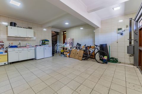 Image 50 - 938632