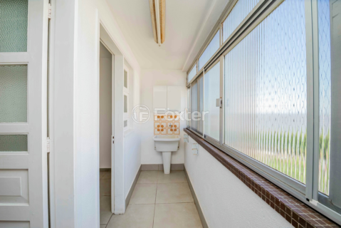 Image 33 - 939522