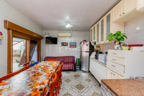 Image 21 - 940015