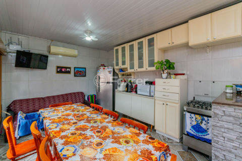 Image 22 - 940015