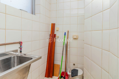 Image 33 - 940889