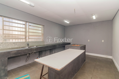 Image 31 - 941245