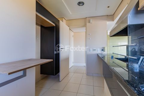 Image 23 - 942320