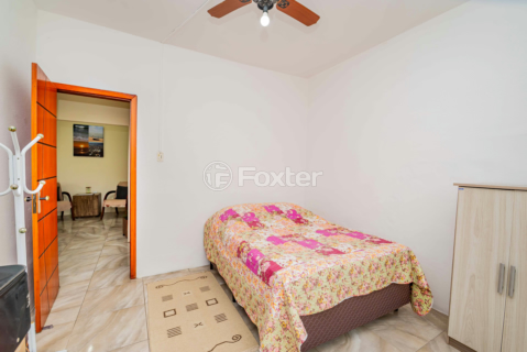 Image 32 - 942515