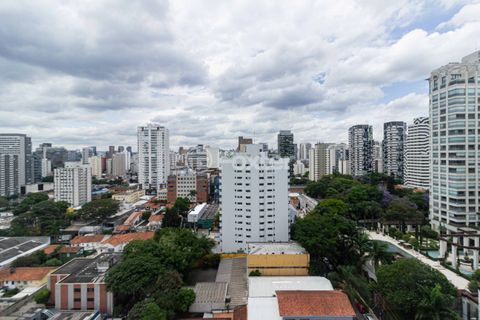 Image 24 - 944085