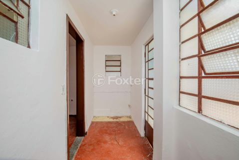 Image 21 - 944418
