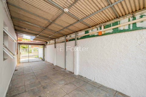 Image 33 - 944418
