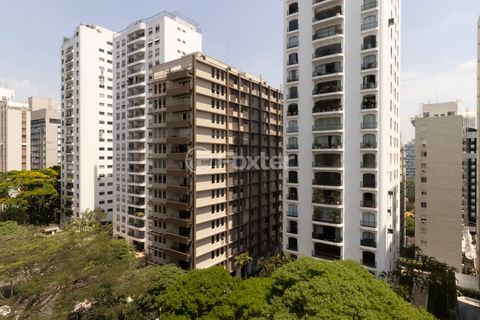 Image 21 - 945118