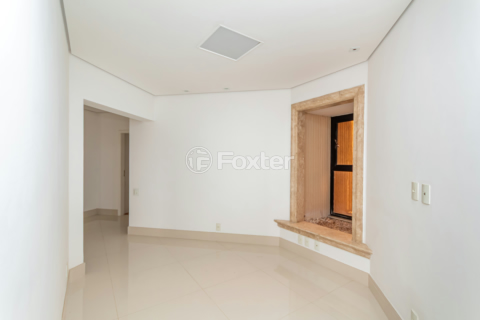 Image 39 - 945280