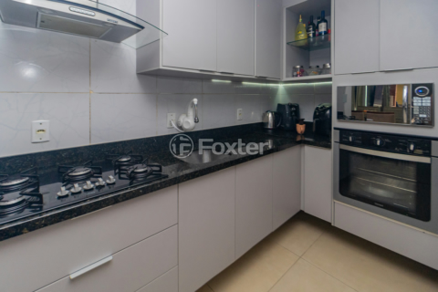 Image 6 - 946749