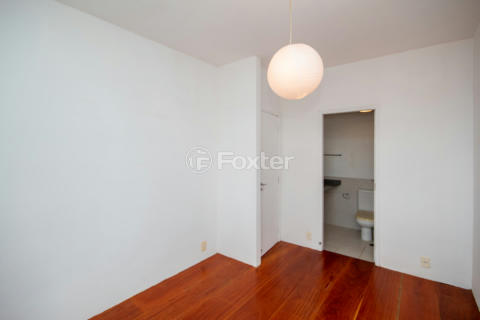 Image 35 - 947094